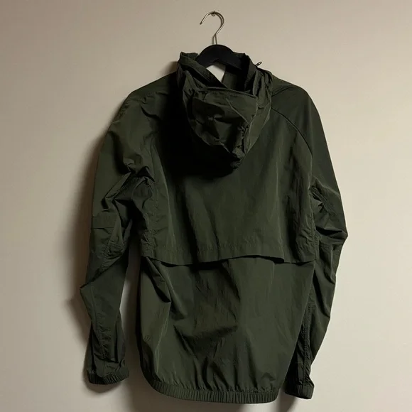 Men's Army Green Lululemon Wind Breaker Shell - Picture 4 of 5